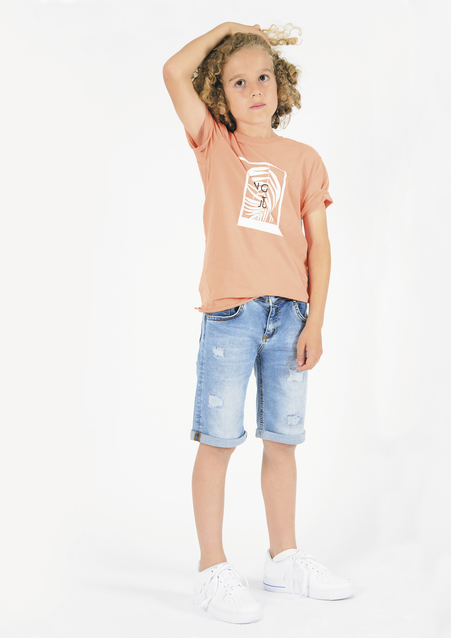 6203-Boys T-Shirt -Hang out in the Jungle
