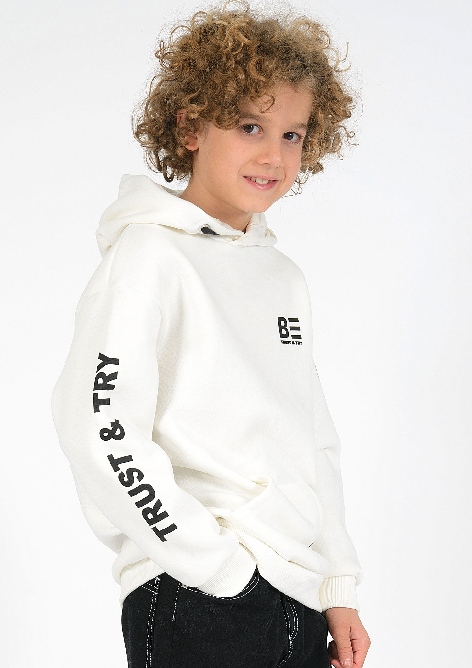 6319-Boys Oversized Hoodie -BE Trust and Try