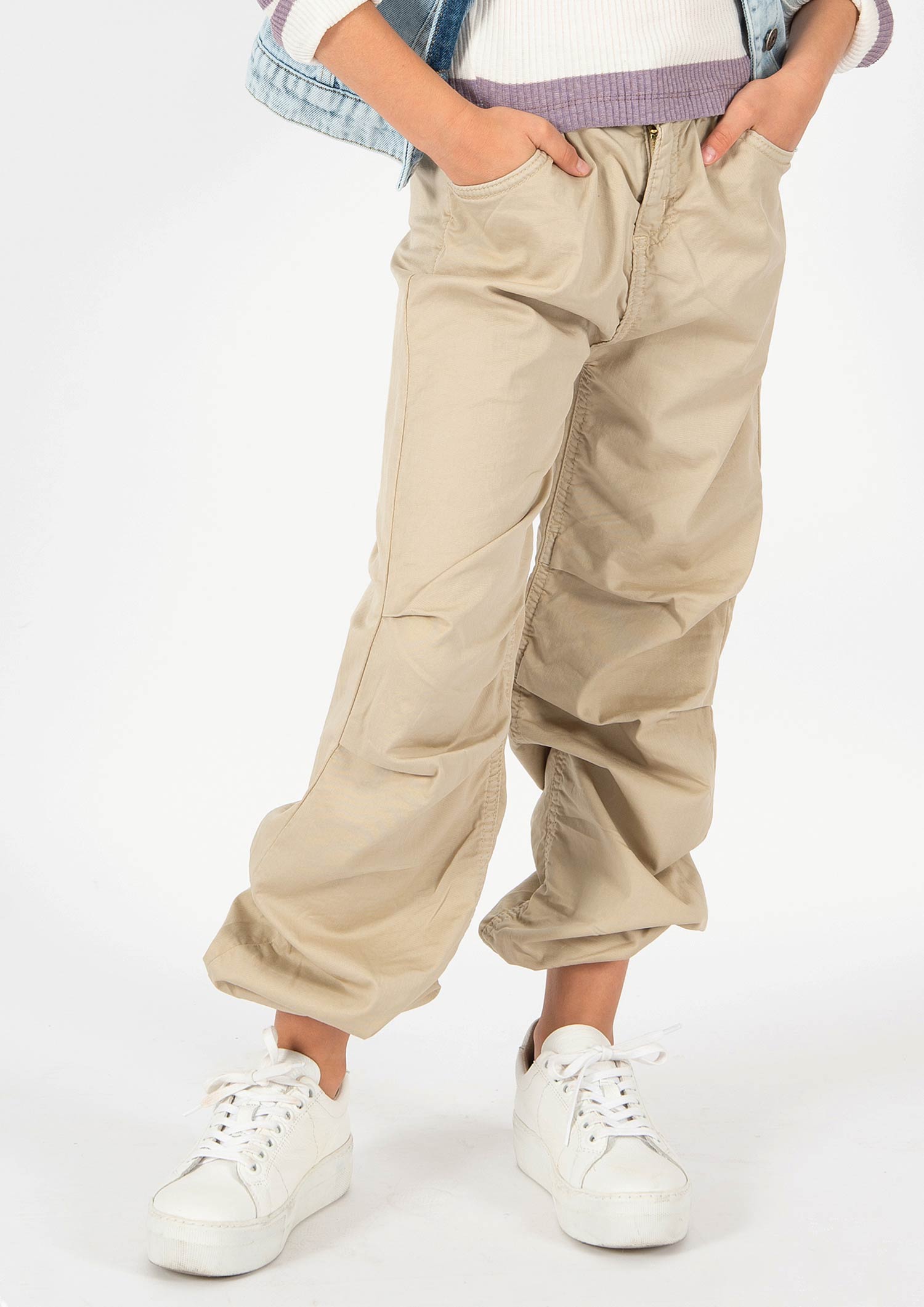 1365-Girls Parachute Pant verfügbar in Normal